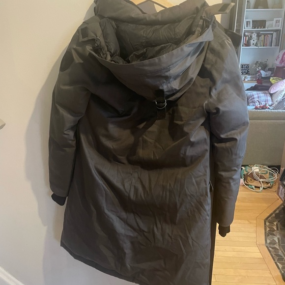 nobis women’s coat - will dry clean. Merideth Down Parka. - Picture 3 of 6